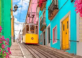 turistipercaso tram-lisbona-portogallo