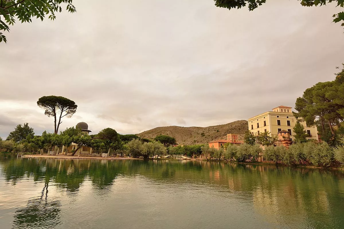 lago termale Alhama de Aragon, spagna