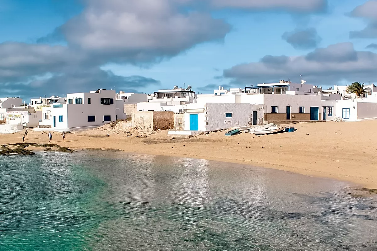 La Graciosa, l’ottava isola delle Canarie è un micromondo selvaggio di meraviglie