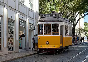 turistipercaso Tram 28 lisbona_2523836545