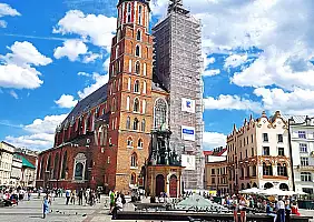 turistipercaso 007_basilica_di_Santa_Maria_1_