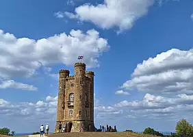 turistipercaso Broadway Tower