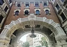 turistipercaso ARCO_INGRESSO_QUARTIERE_COPPEDE_