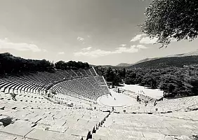 turistipercaso Teatro_di_Epidauro