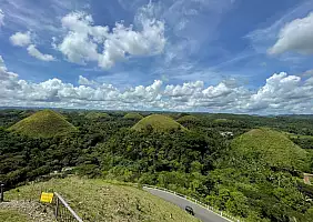 turistipercaso chocolate_hills