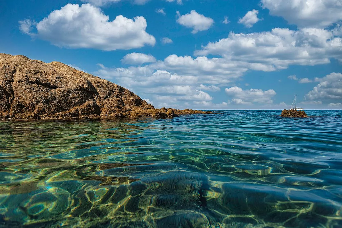 lo splendido mare di Cala Sa Figu in Sardegna