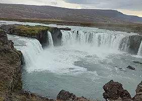 turistipercaso 316Islanda_2025Godafoss