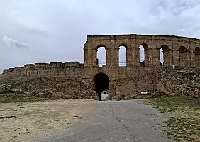 turistipercaso UTHYNA_ANFITEATRO