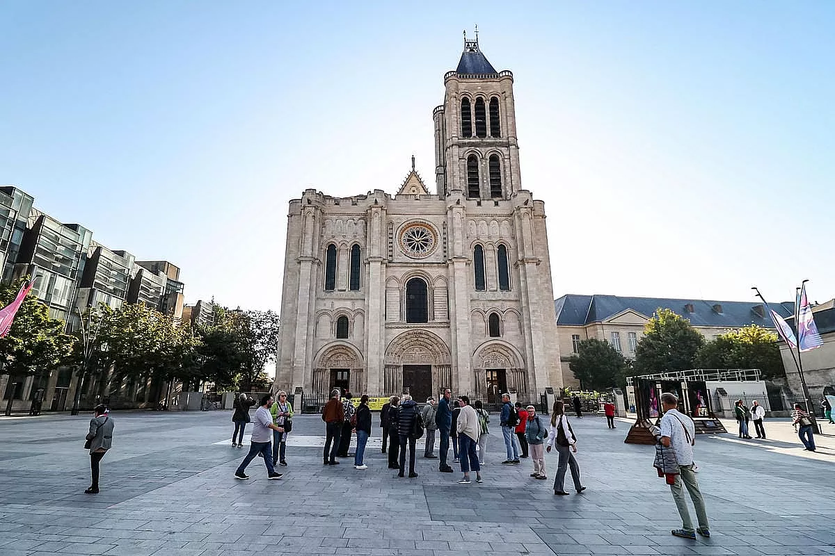 La basilica di Saint Denis a Parigi e i lavori di restauro della torre