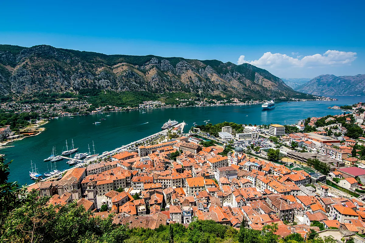 Montenegro: le Bocche di Cattaro, il fiordo del Mediterraneo più a sud d’Europa da vedere in primavera