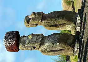 turistipercaso Due_moai_a_Tongariki