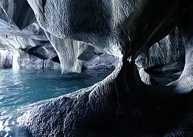 turistipercaso Formazioni_marmoree_del_Lago_General_Carrera