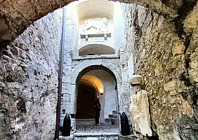 turistipercaso CASTELLO_ROVERETO_INTERNO