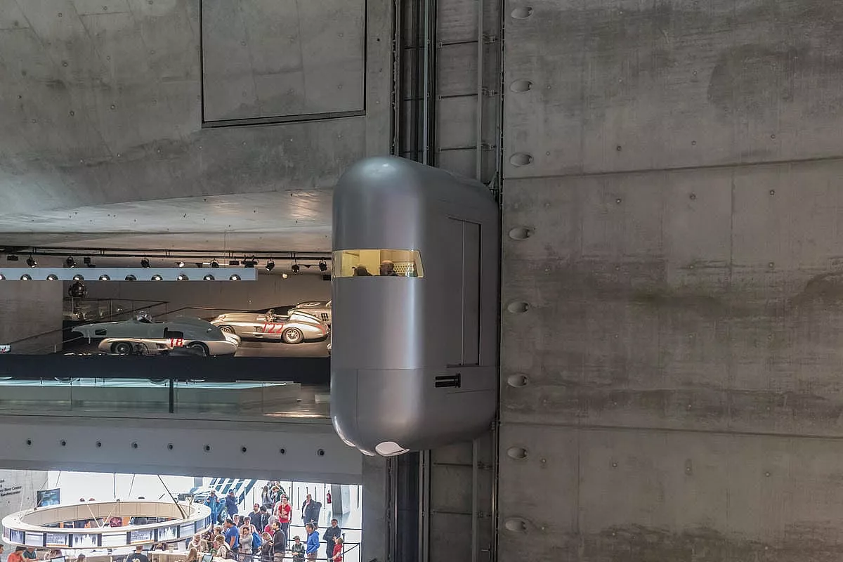 Ascensore Mercedes-Benz Museum a Stoccarda