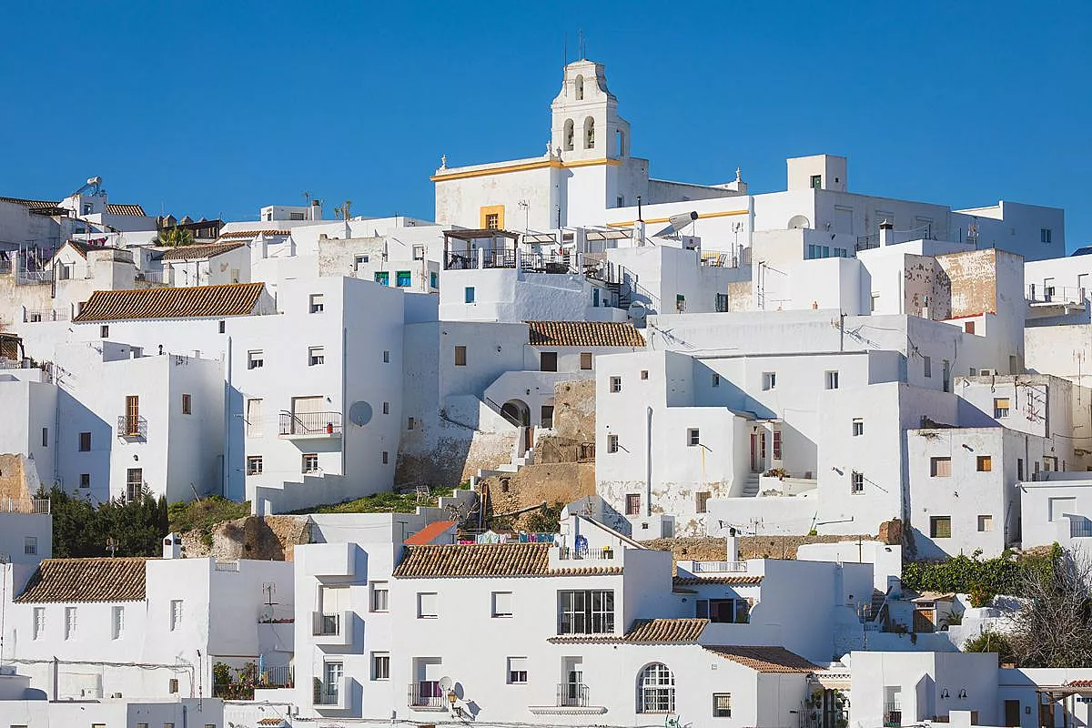 La città bianca affacciata sull’Atlantico è una delle sorprese più belle dell’Andalusia