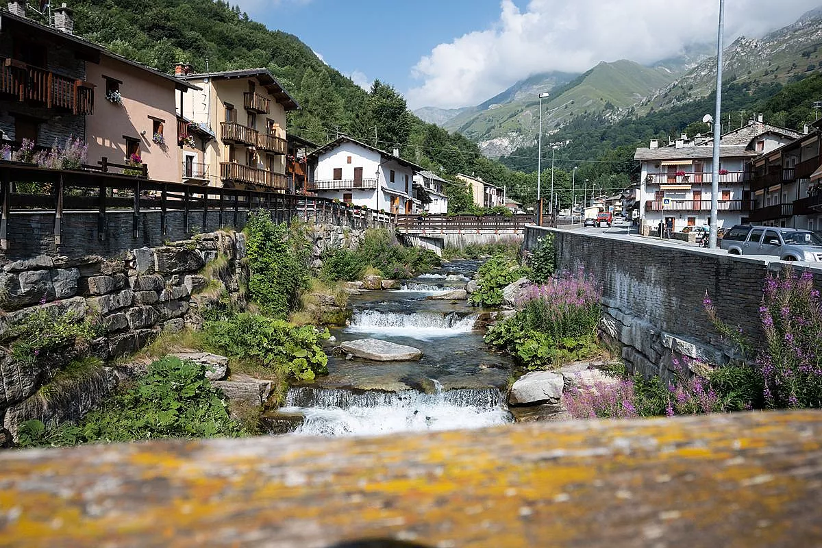 Ci abitano meno di 150 persone, e qui non fa mai caldo: questo borgo del Piemonte è un vero rifugio climatico