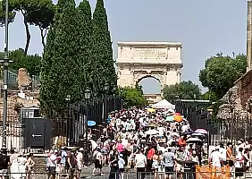 turistipercaso OVERTURISM_AI_FORI