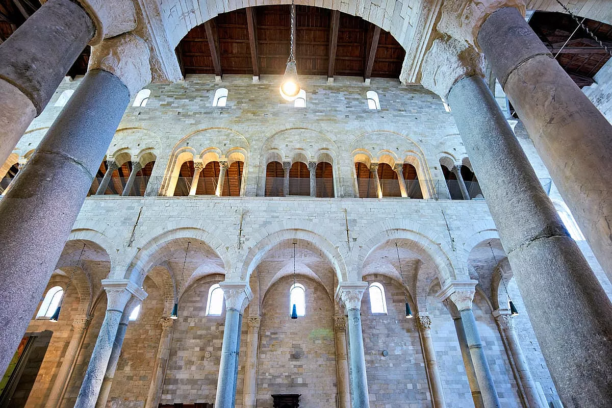 Cattedrali romaniche in Puglia: Trani